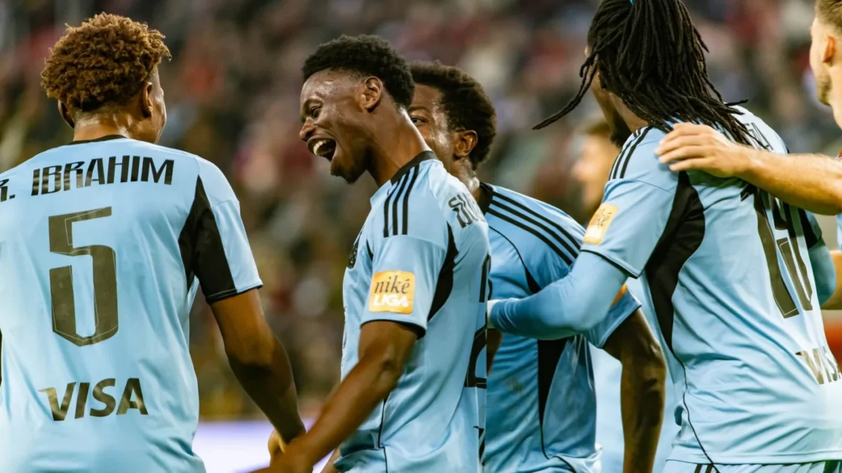 روما يكتسح سلوفان براتيسلافا 4-0 في دوري أبطال أوروبا