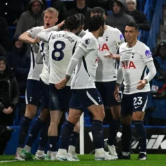 توتنهام يهزم تشيلسي 2-0 في ستامفورد بريدج