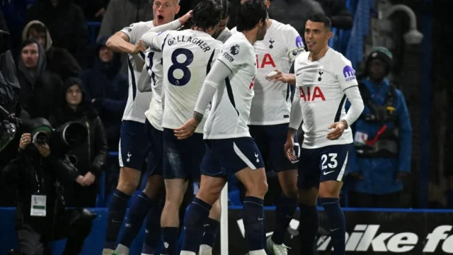 توتنهام يهزم تشيلسي 2-0 في ستامفورد بريدج