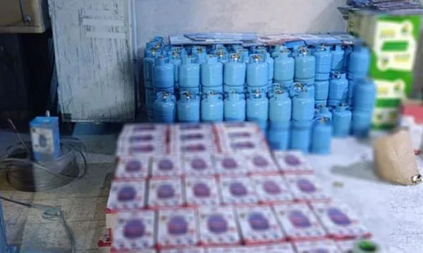 ضبط مصنع أسطوانات غاز غير مرخص بشبرا الخيمة
