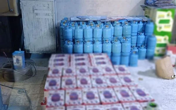 ضبط مصنع أسطوانات غاز غير مرخص بشبرا الخيمة