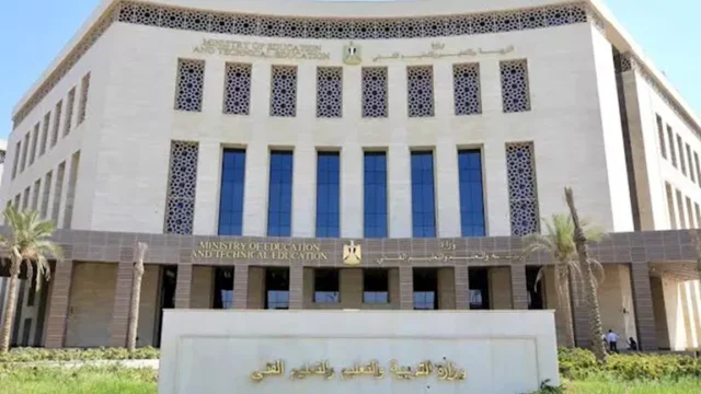 خطة لبناء 800 مدرسة ابتدائي و225 مدرسة تكنولوجيا تطبيقية