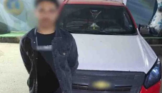 ضبط طالب قاد ربع نقل عكس الاتجاه في التجمع الأول