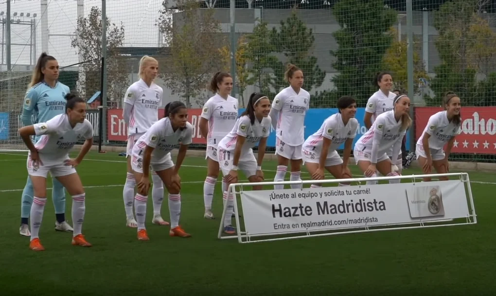 لاعبات فريق ريال مدريد للسيدات في صورة جماعية