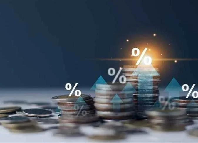 البنك المركزي يرفع الفائدة 1% والإيداع يصل إلى 20%