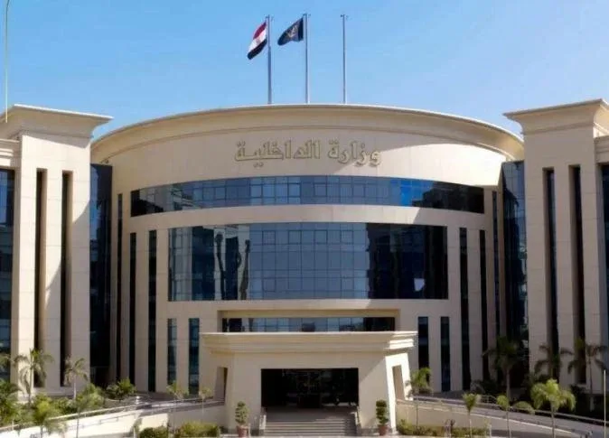 الداخلية: منسوب إليه تسجيل إباحي ضابط سابق مُحال للمعاش منذ 15 عامًا
