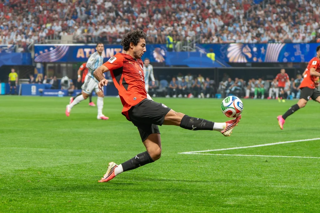 محمد هاني لاعب كرة القدم المصري خلال مباراة الأرجنتين ومصر في كأس العالم 2026