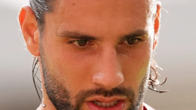 سوبوسلاي يغيب عن ليفربول أمام مانشستر سيتي للإصابة