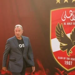 مدحت شلبي يعتذر للخطيب والخطيب يقبل الاعتذار
