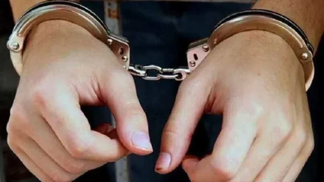 ضبط طالبين لتهديد زميلهما بسلاح أبيض والاستيلاء على مبلغ مالي في أكتوبر