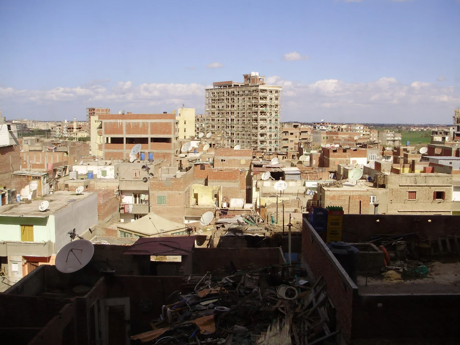 منظر عام لمدينة كفر الدوار من علو يظهر المباني والمنطقة السكنية