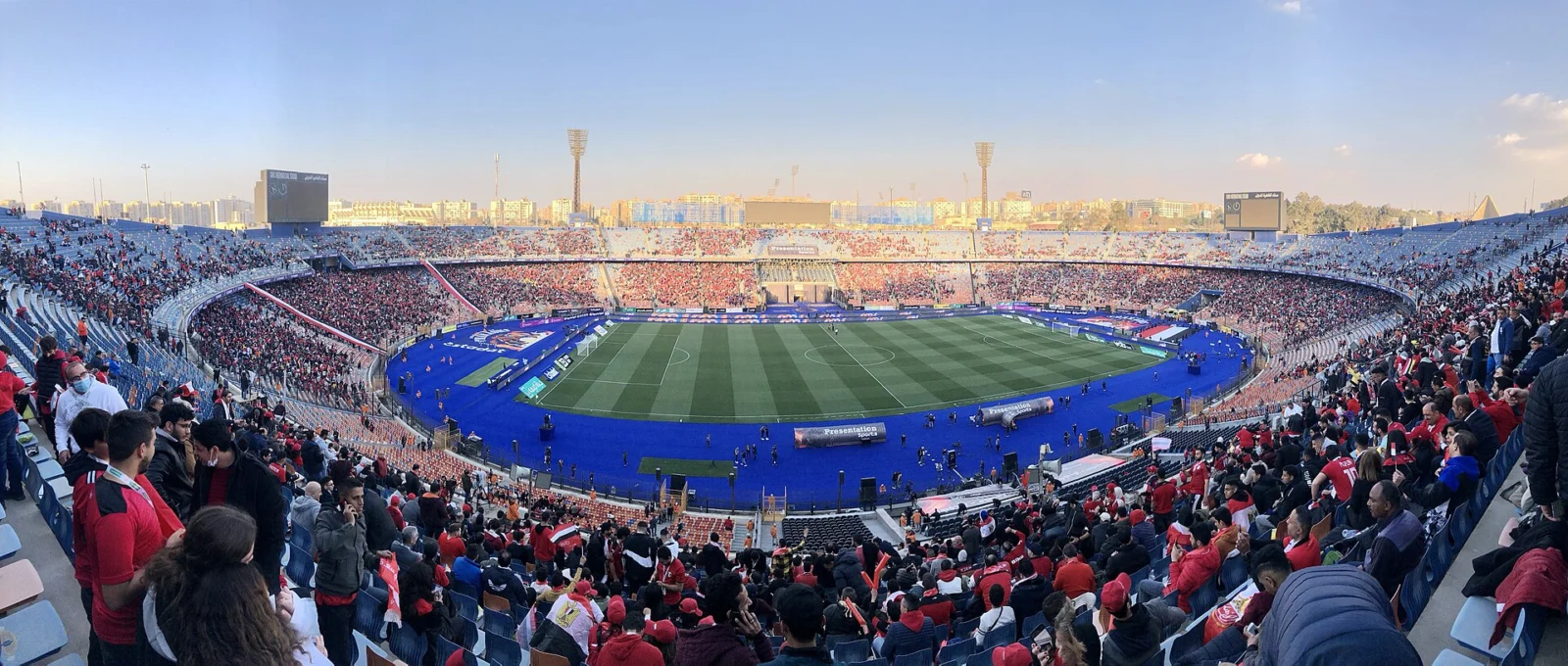 استاد القاهرة الدولي قبل مباراة مصر والسنغال في تصفيات كأس العالم 2022